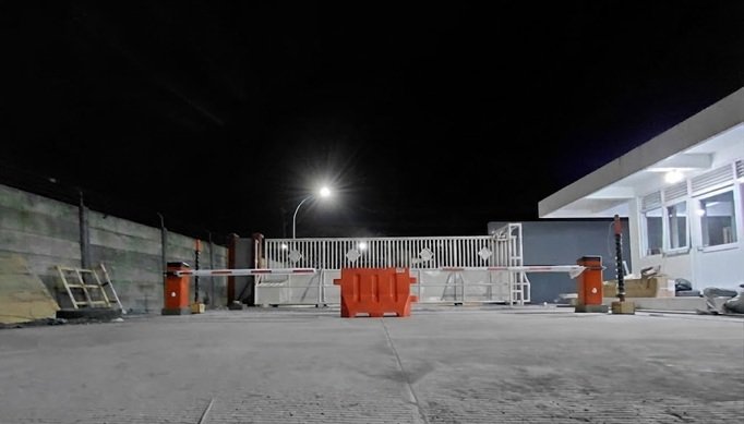 palang parkir merk Ultra Guard, barrier gate Ultra Guard, palang parkir otomatis, sistem parkir manless, ANPR parking system, PT. MSM Tiga Matra Satria, UHTM motor, carbon fiber barrier, parking gate Indonesia, solusi parkir industri.